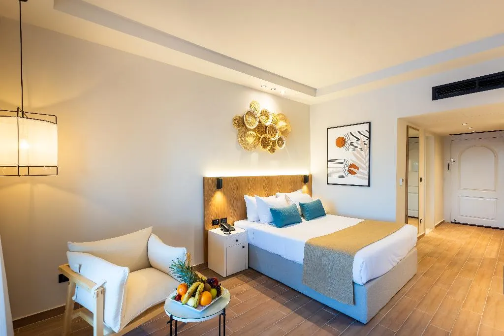 TRIPLE PREMIUM GARDEN VIEW Room, Desert Rose, Red Sea Riviera