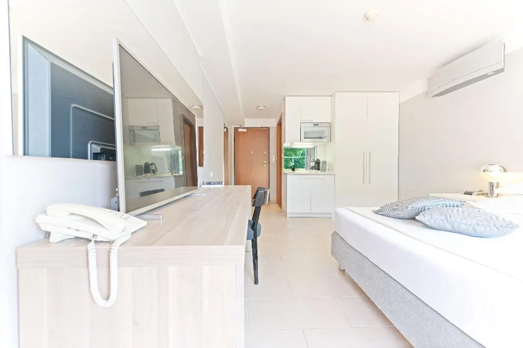 DOUBLE WITH BALCONY Room, The Residence, Split