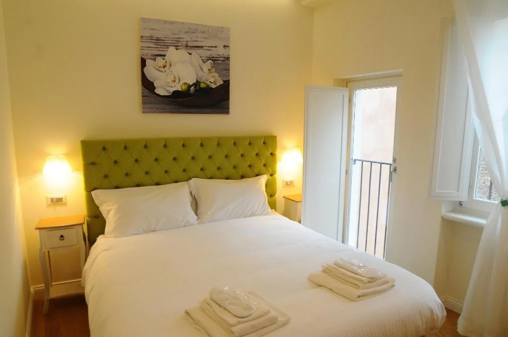 Room, Magia A Trilussa, Rome