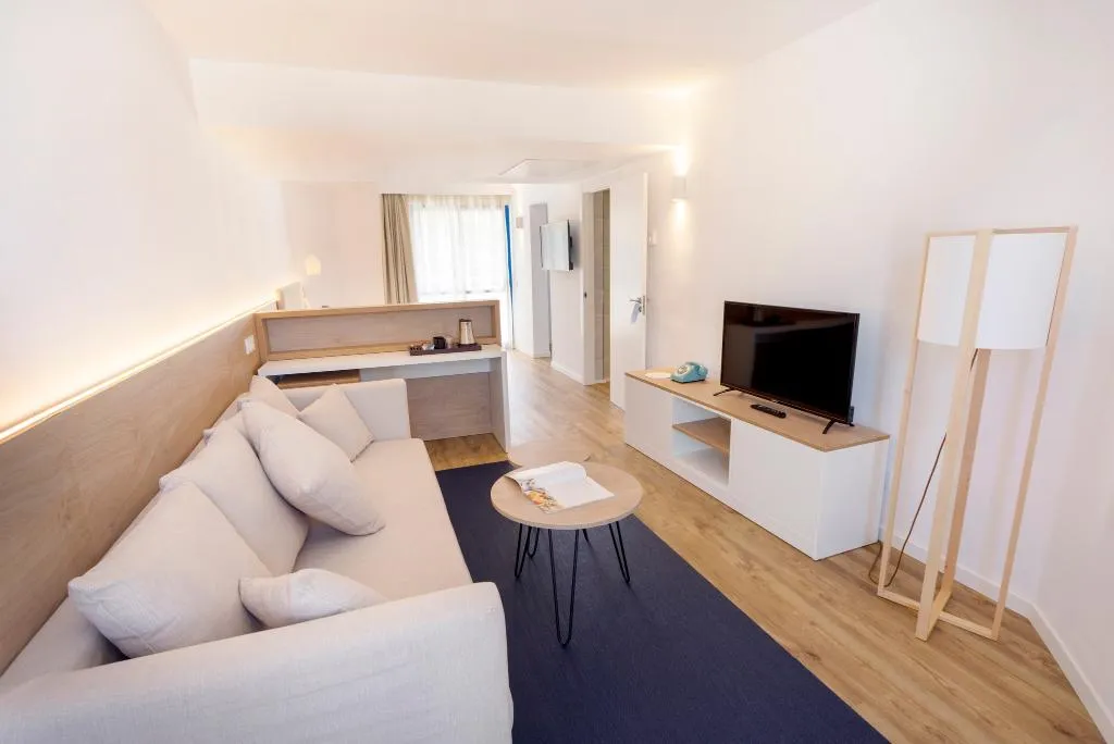JUNIOR SUITE CAPACITY 1 Room, Parque Nereida Suites Hotel, Majorca