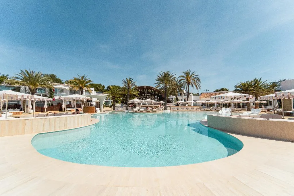 Pool, Destino Five Ibiza 5 Grand Luxe Resort, Ibiza
