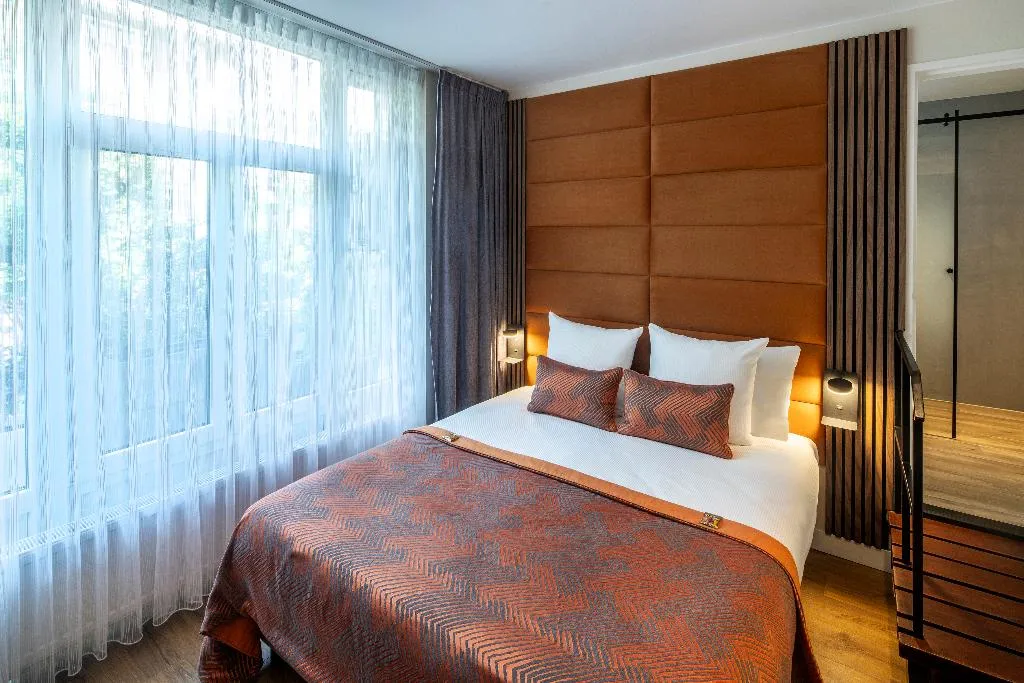 Double or Twin STANDARD Room, Hotel Jupiter, Amsterdam