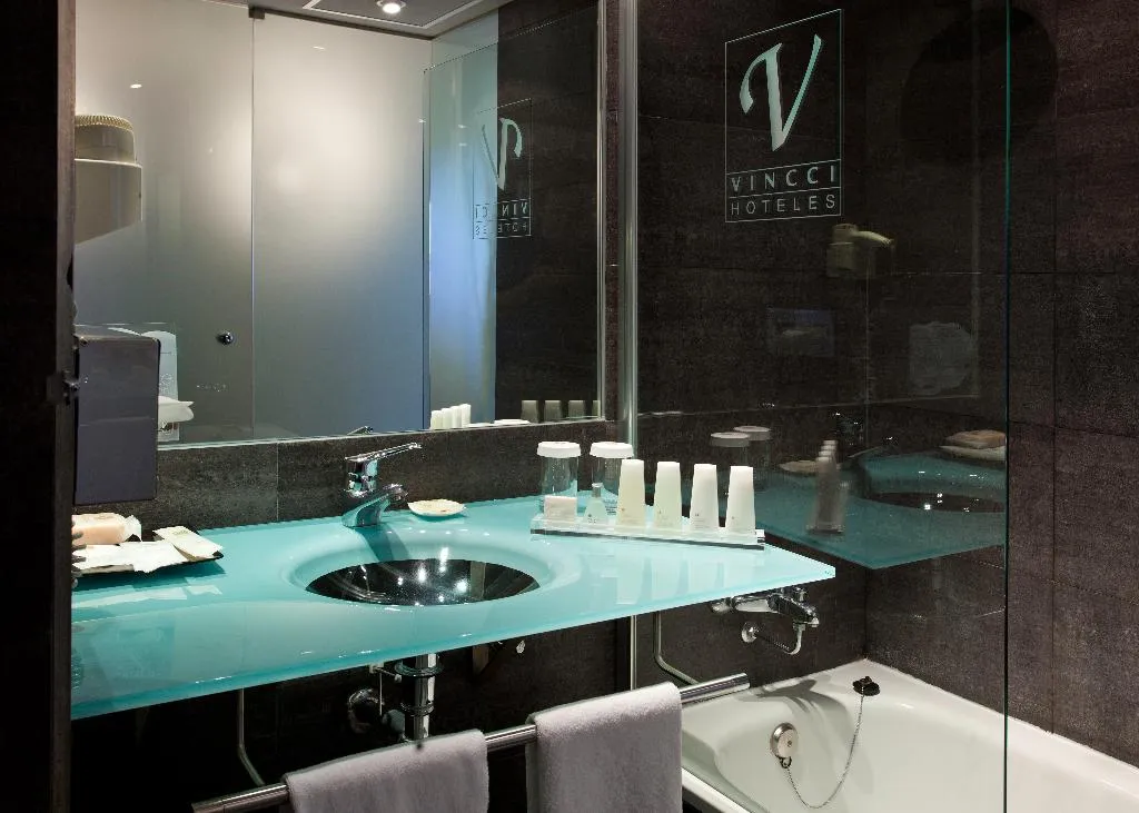 DOUBLE SINGLE USE ECONOMY Room, Vincci Maritimo, Barcelona