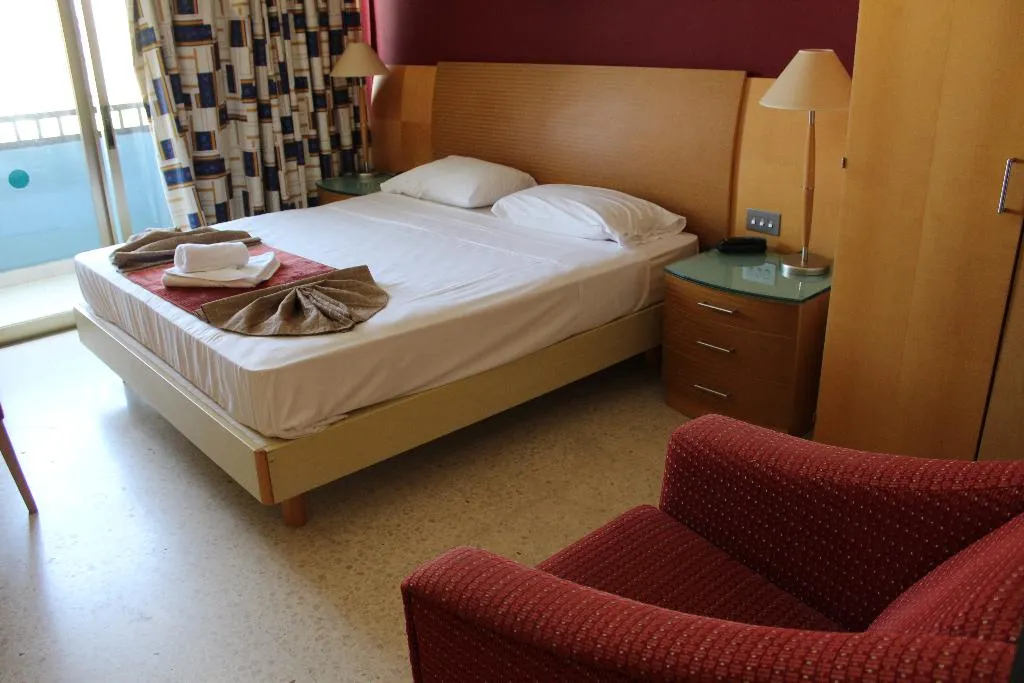DOUBLE STANDARD Room, The St George Park Hotel, Malta