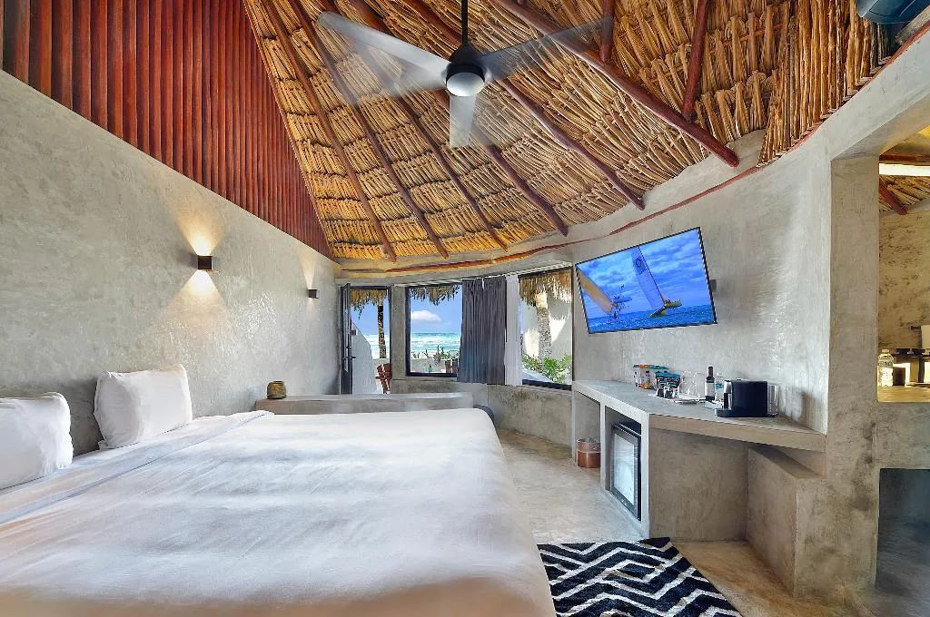 Room OCEAN FRONT KING BED Room, Maya Tulum, Cancun Area