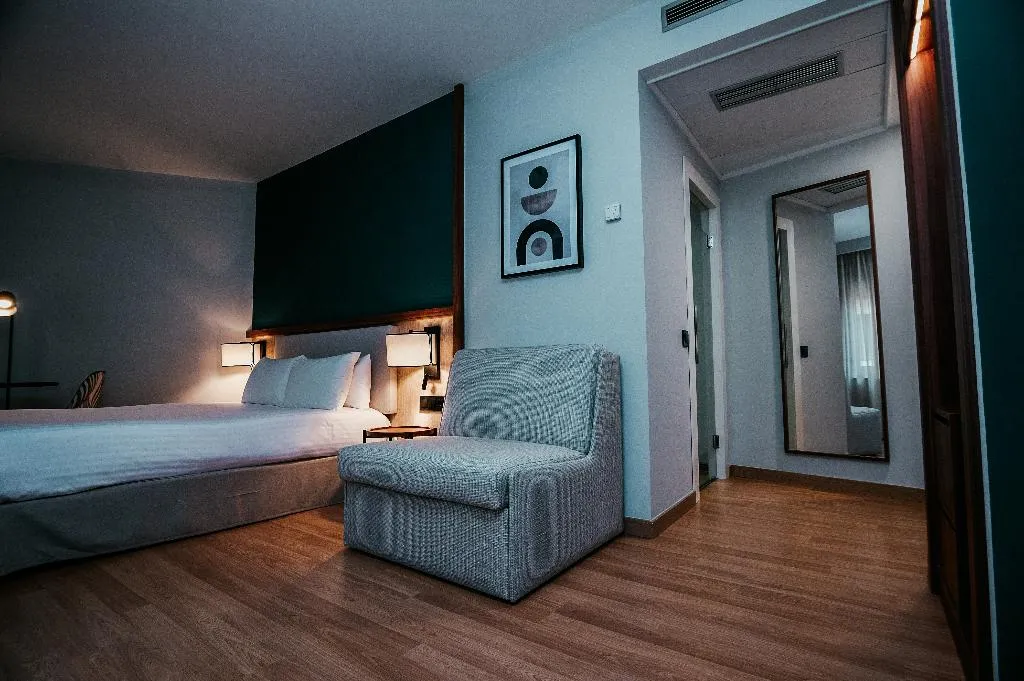 FAMILY ROOM STANDARD Room, Hotel Elche Centro Affiliated by Melia, Costa Blanca