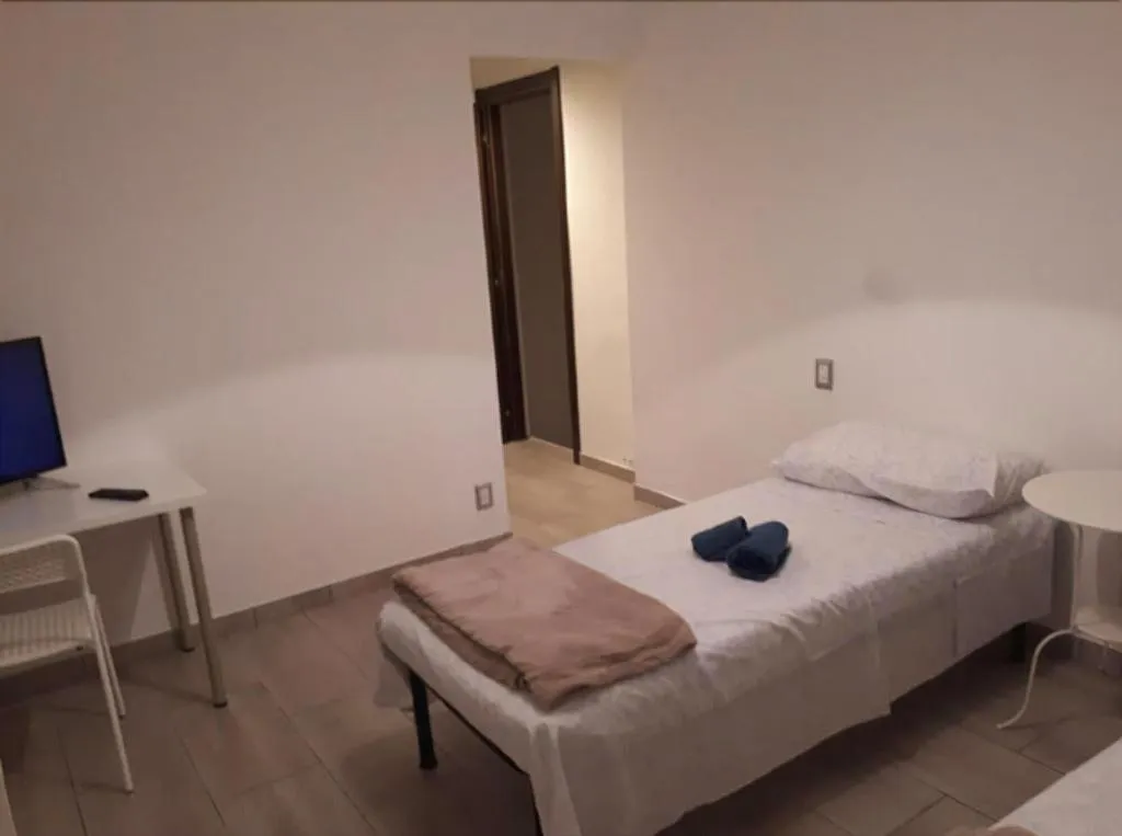 Room, Casa Linate, Milan