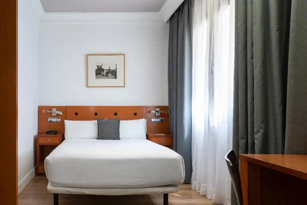 DOUBLE SINGLE USE ECONOMY Room, Petit Palace Cliper Gran Vía, Madrid
