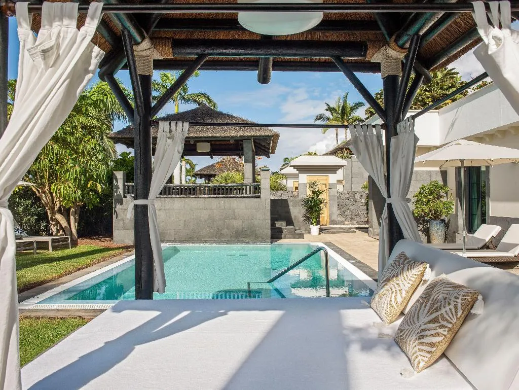 VILLA WITH PRIVATE POOL Room, Redlevel At Melia Palacio De Isora, Tenerife