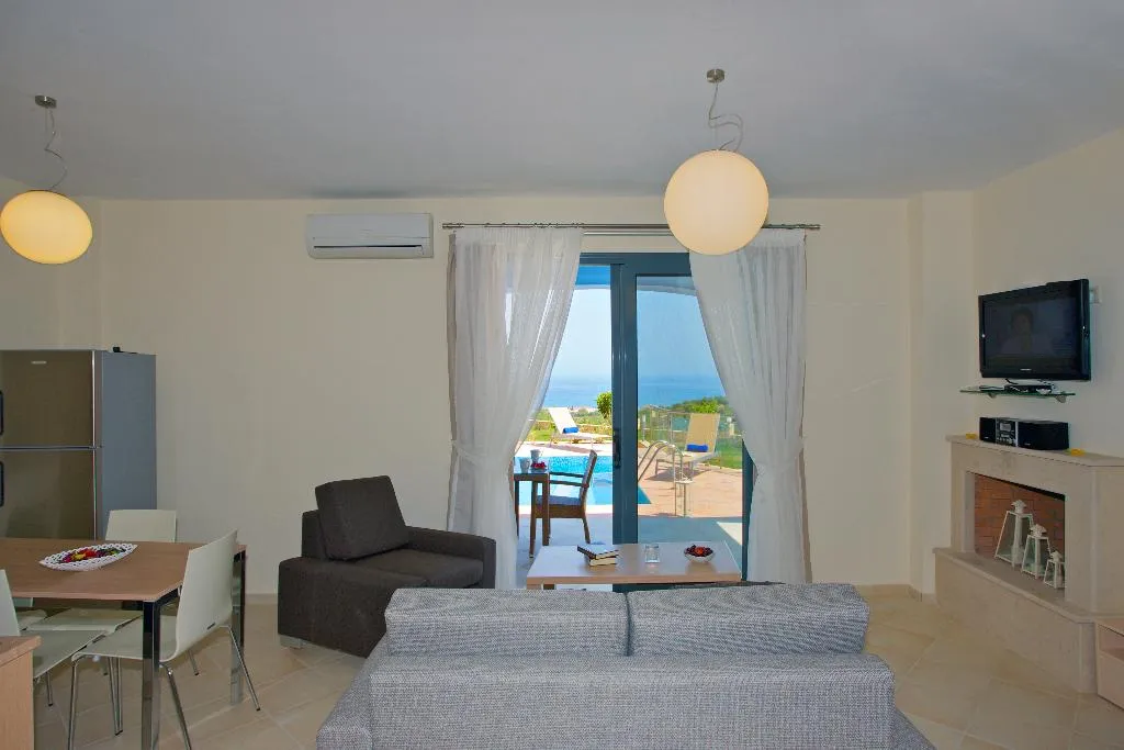 VILLA WITH PRIVATE POOL Room, Carme Villas, Crete