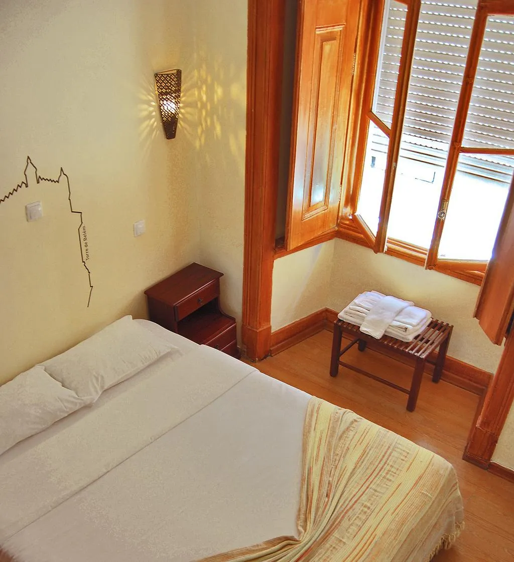DOUBLE WITH SHARED BATHROOM Room, 161 Norte Guesthouse, Lisbon
