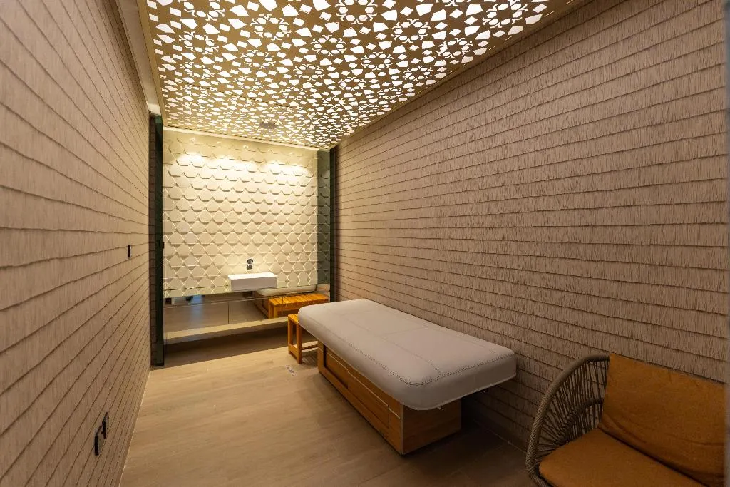 Sports and Entertainment, Tumbi Ht Dubai The Palm, Tapestry Collec by Hilton, Dubai