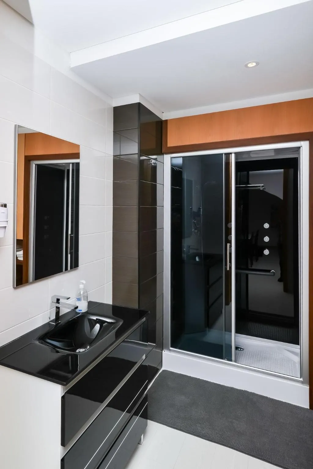 Room, Reis De Gaia, Porto