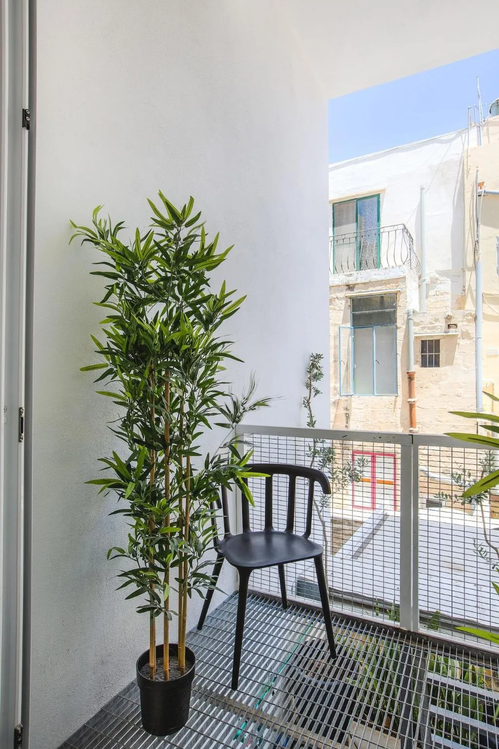 Room, Two Pillows Boutique Hostel, Malta