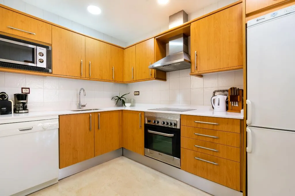 APARTMENT CAPACITY 6 THREE BEDROOM Room, Albir Confort Avenida Apartamentos, Costa Blanca