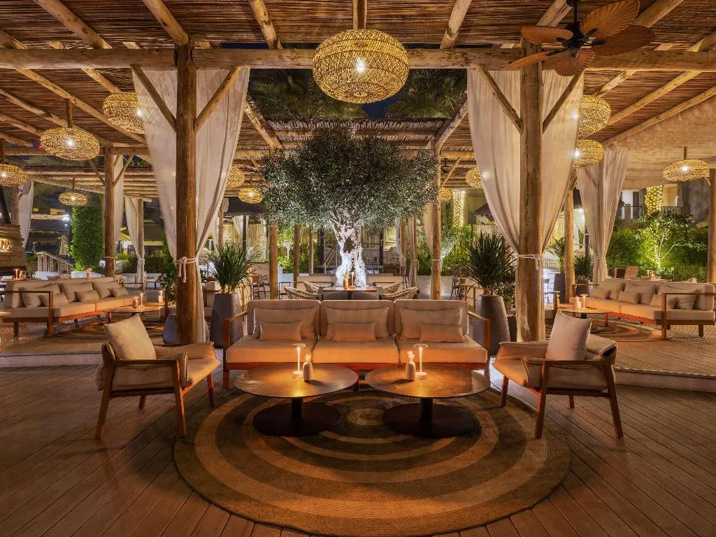 Bar, Sofitel Dubai The Palm, Dubai