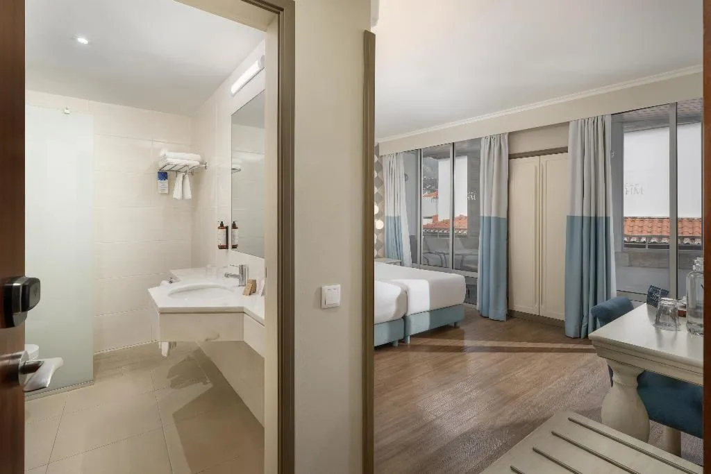 DOUBLE SUPERIOR WITH BALCONY Room, Madeira, Madeira