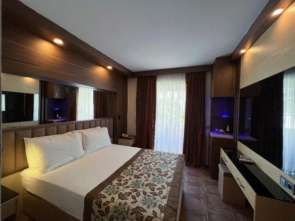 FAMILY ROOM ONE BEDROOM Room, Fame Hotel, Antalya