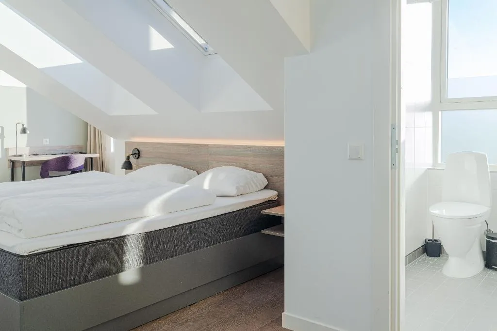 TRIPLE STANDARD Room, Copenhagen Go Hotel, Copenhagen