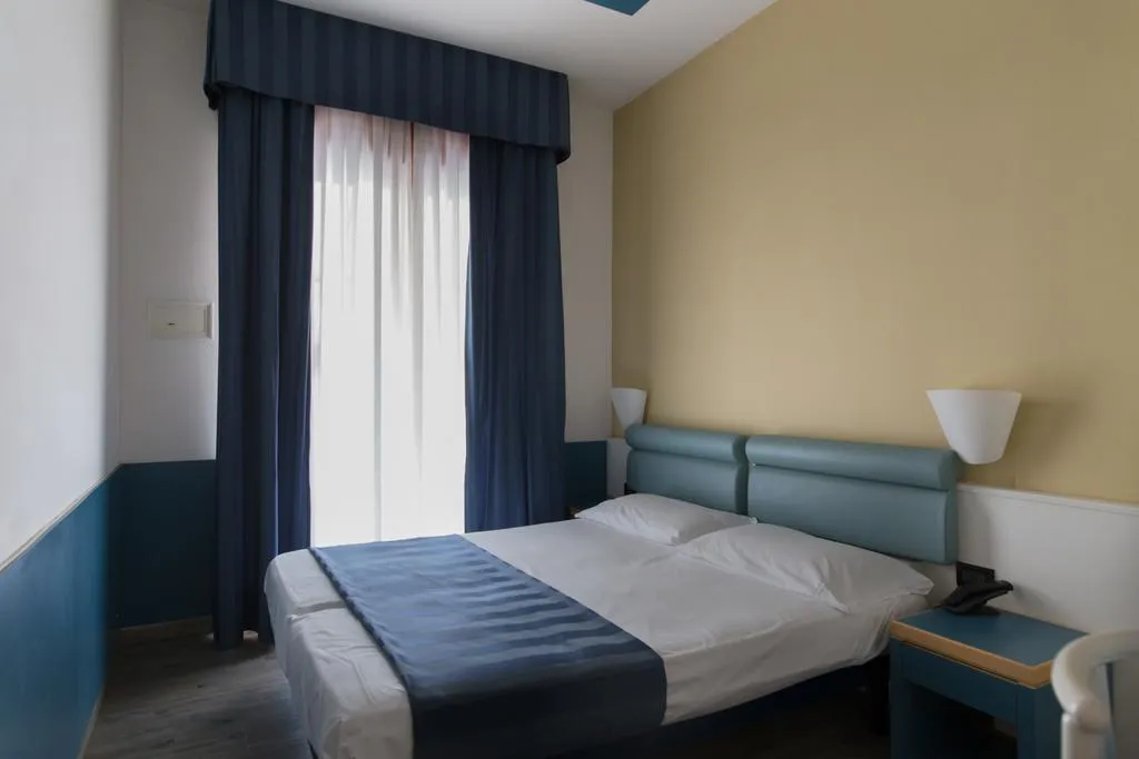 DOUBLE CLASSIC WITH TERRACE Room, Christian, Venice