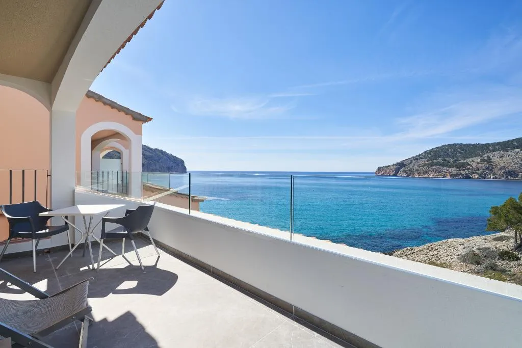 SUITE GARDEN VIEW Room, Cabau Bahia Camp de Mar Suites, Majorca