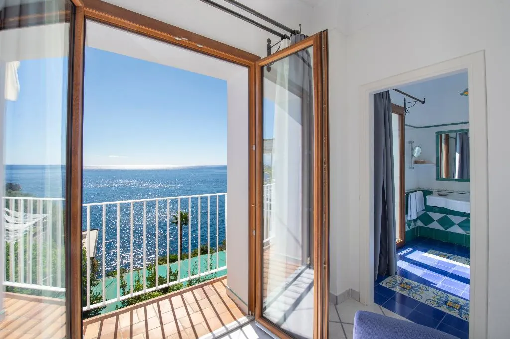 DOUBLE SEA VIEW Room, Maresca Hotel Praiano, Naples