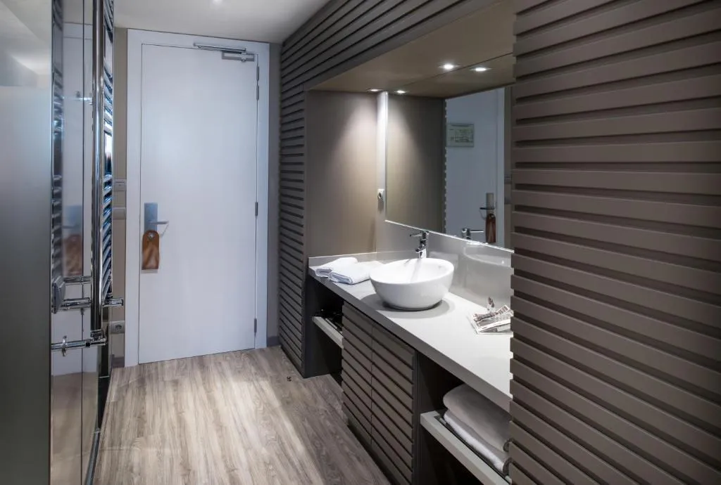 JUNIOR SUITE CAPACITY 3 Room, Catalonia Square, Barcelona
