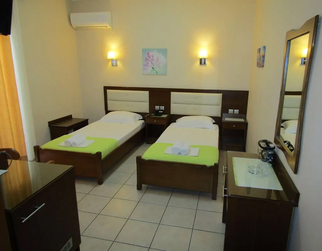 SINGLE STANDARD Room, Gold Stern, Thessaloniki