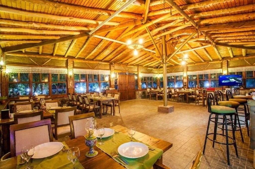 Restaurant, Otantik Tas Ev, Dalaman