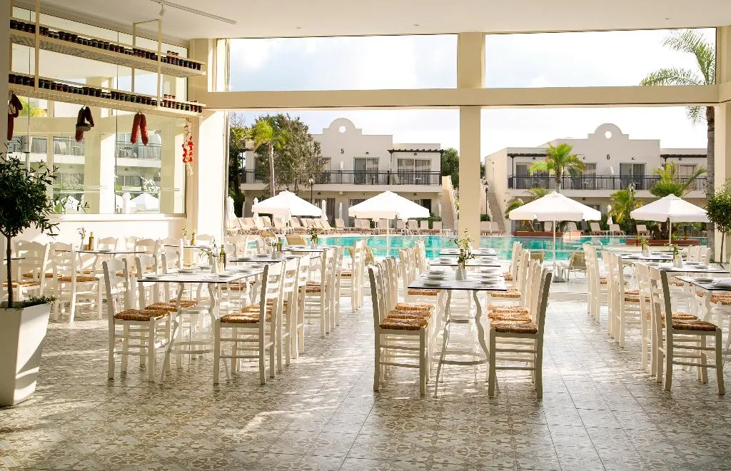 Restaurant, Louis Paphos Breeze, Cyprus