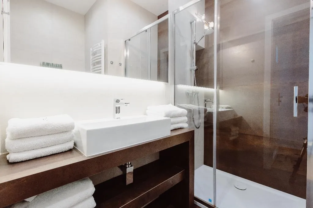 APARTMENT CAPACITY 6 TWO BEDROOMS Room, 4Seasons Apartments Cracow, Krakow