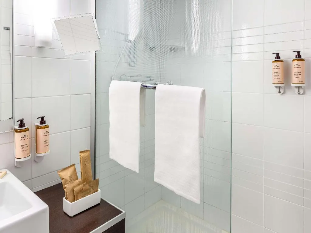 DOUBLE WITH DOUBLE BED Room, Mercure Napoli Centro Angioino, Naples