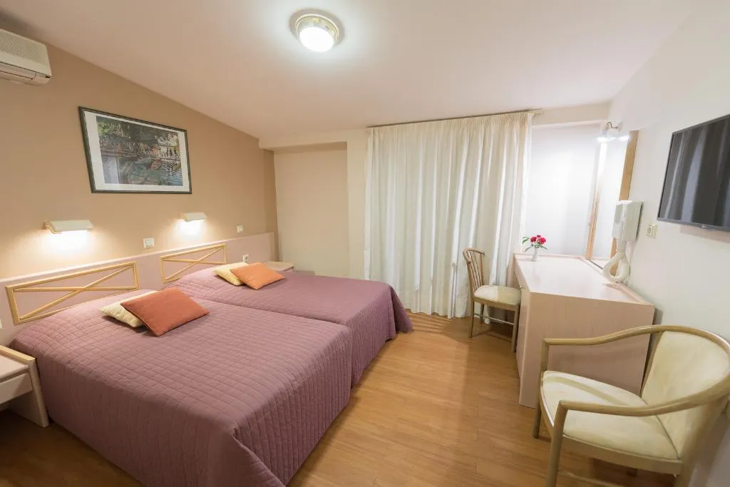 Double or Twin STANDARD Room, Poseidon Hotel, Athens