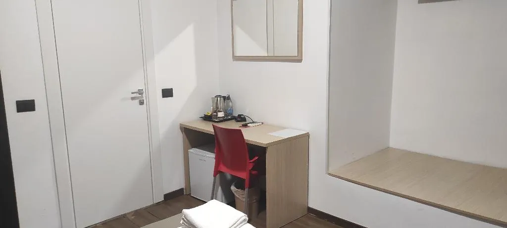 Double or Twin SUPERIOR ONE BEDROOM Room, Hotel Esperanza, Florence