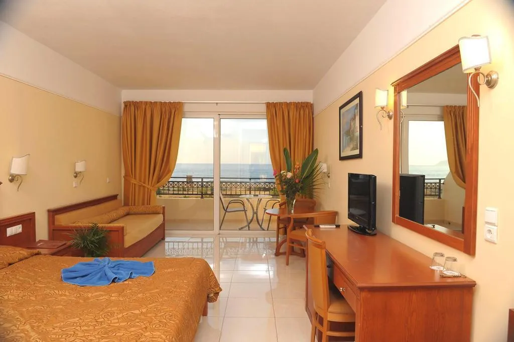Double or Twin SEA FRONT Room, Vantaris Palace, Crete