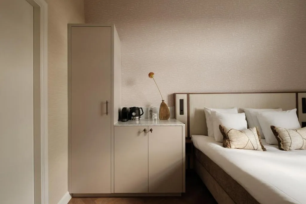 Room, Amsterdam Parklane, Amsterdam