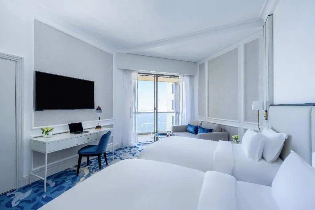 TWIN SUPERIOR WITH BALCONY Room, Sofitel Dubai Jumeirah Beach, Dubai
