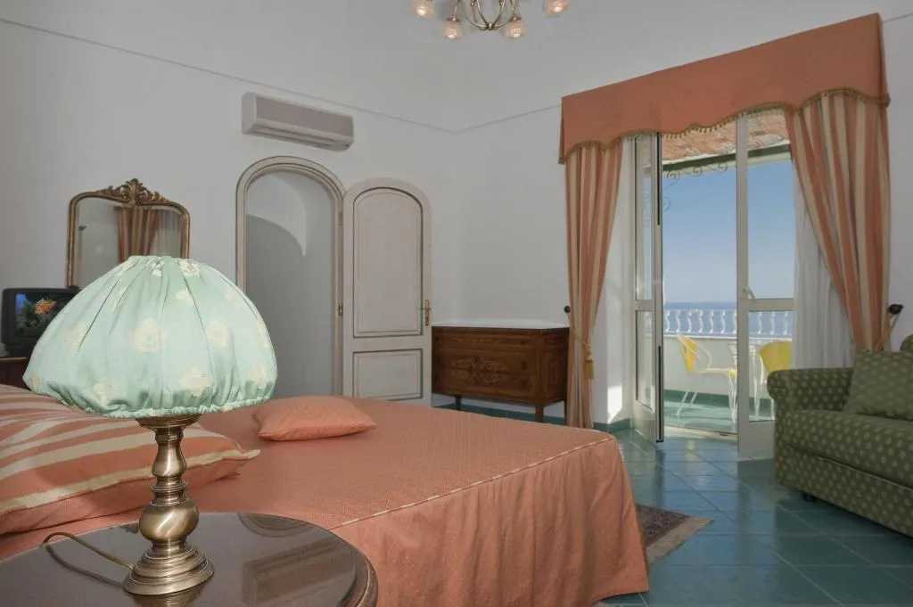 Room, Casa Teresa, Naples