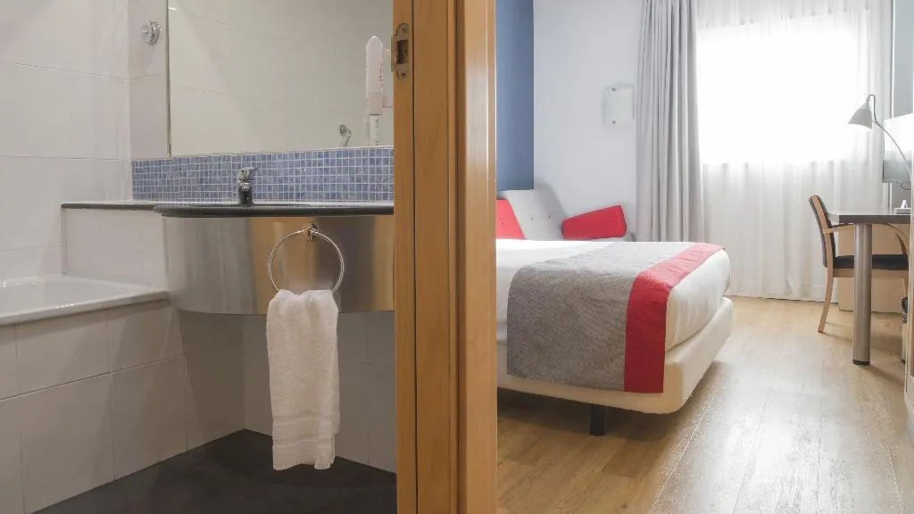 DOUBLE STANDARD Room, Holiday Inn Express Molins de Rei, Barcelona