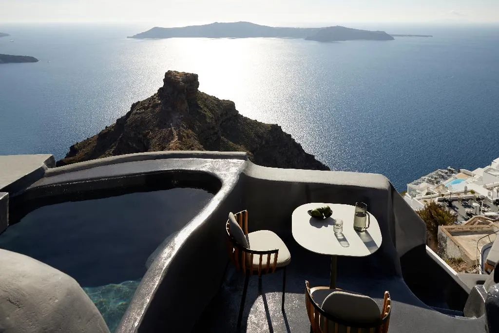 DOUBLE WITH PRIVATE POOL Room, Kivotos Santorini, Santorini