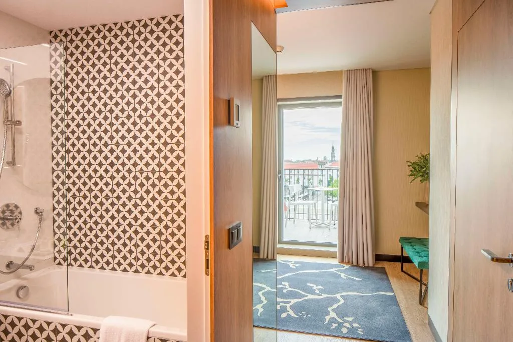 DOUBLE STANDARD Room, NH Porto Jardim, Porto