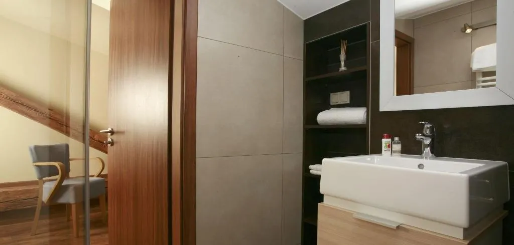 Room, Dom Turysty - Pokoje Goscinne, Krakow