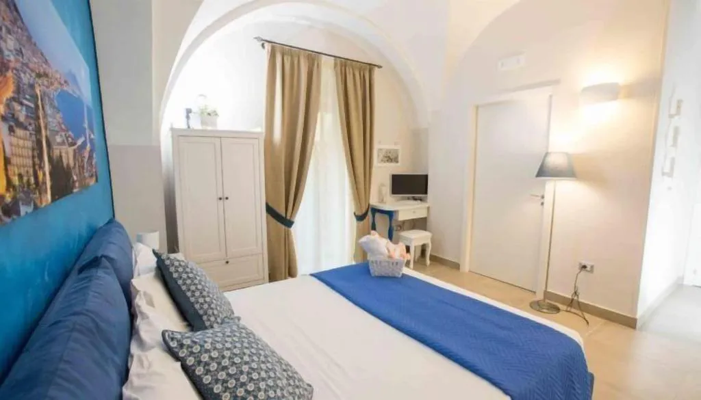 Room, Chiaia Suites, Naples