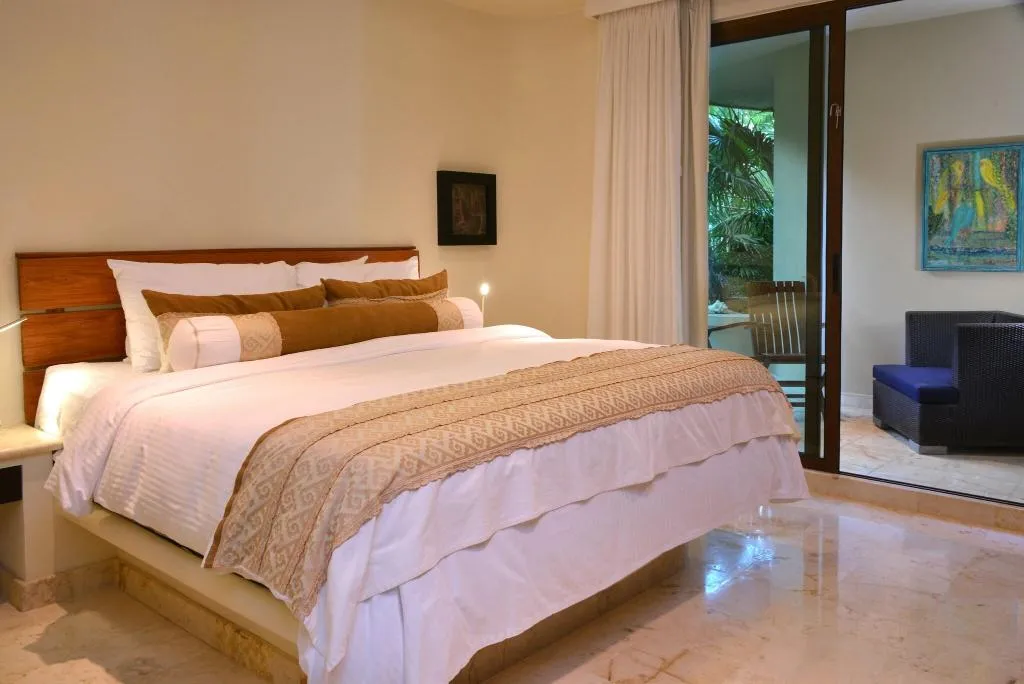 TWIN DELUXE Room, El Taj Ocean Front and Beachside Condo Hotel, Playa Del Carmen
