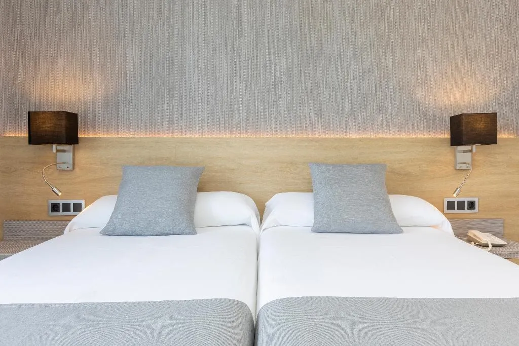 Room, Simbad, Ibiza