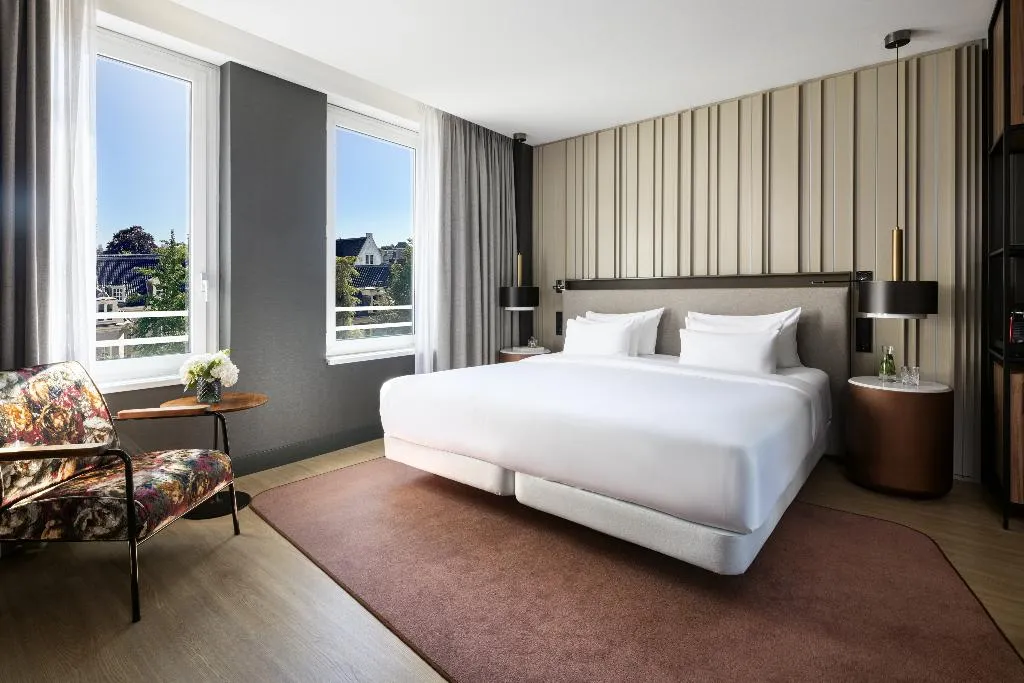 DOUBLE WITH VIEWS Room, NH Collection Amsterdam Flower Market, Amsterdam