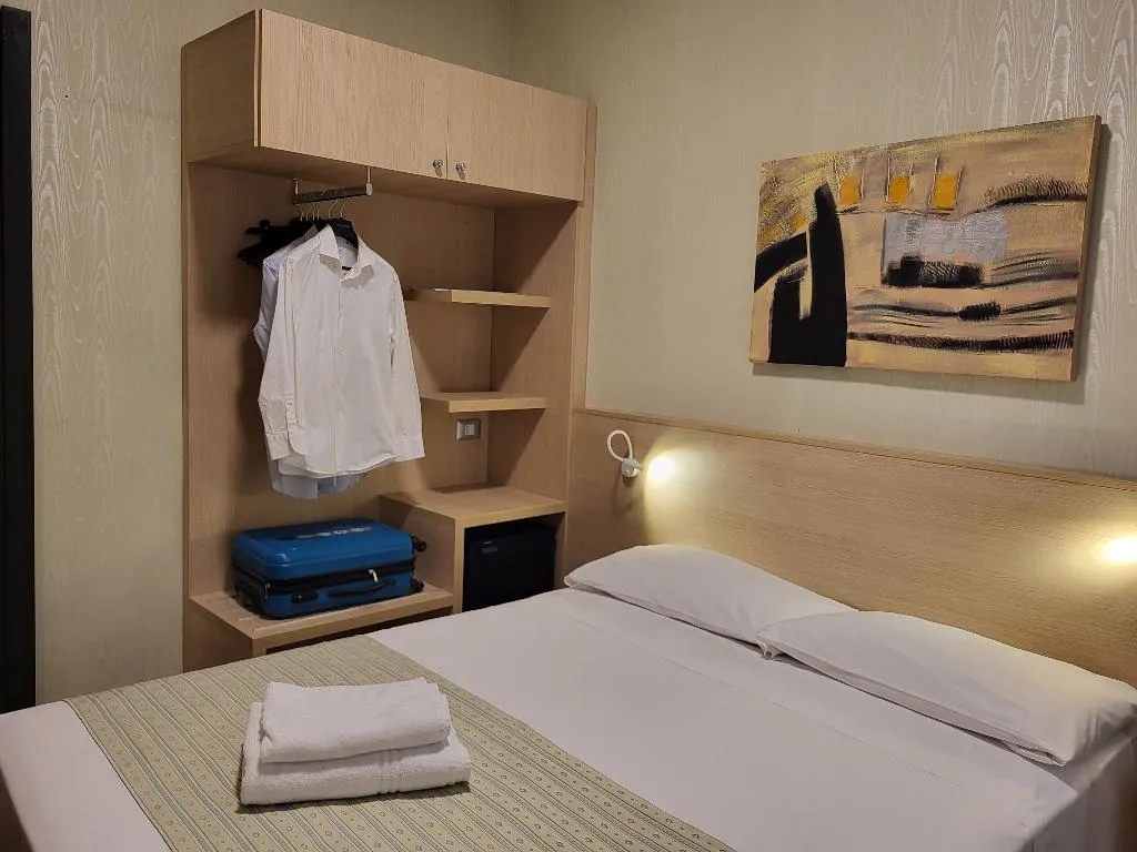 SINGLE STANDARD Room, Hotel Dei Fiori, Milan