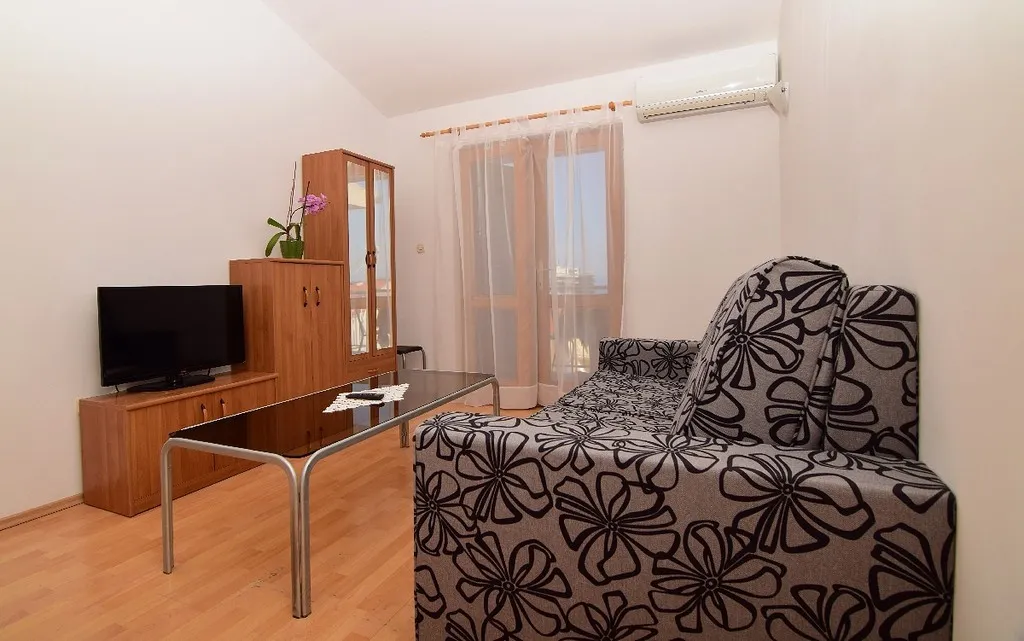 APARTMENT CAPACITY 4 Room, Renata, Split