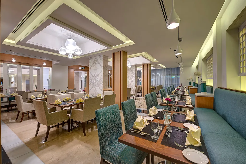 Restaurant, Royal Continental Hotel, Dubai