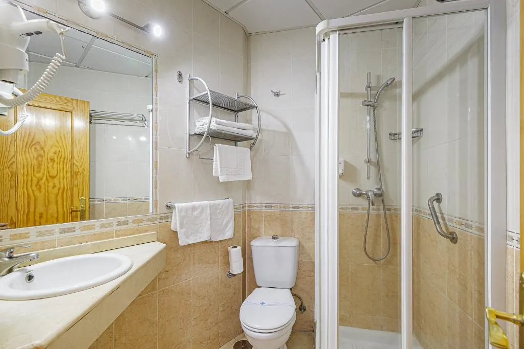 APARTMENT CAPACITY 4 ONE BEDROOM Room, Doramar, Costa Del Sol